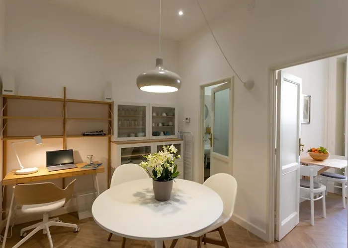 Emanuele House Апартаменты *